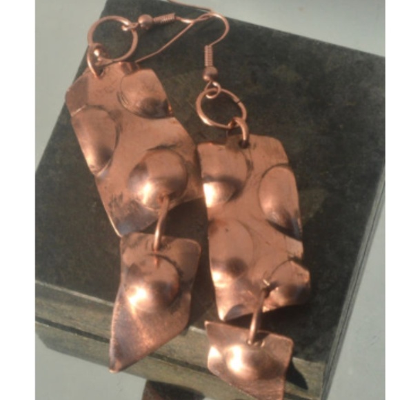Long Dimple Shield Dangle Copper Earrings Rustic - Picture 3 of 4